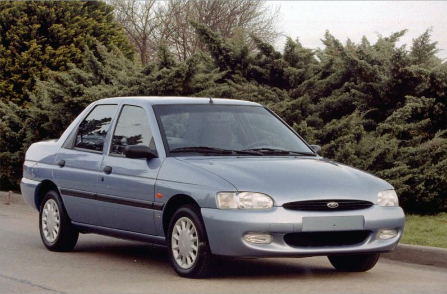  Ford Escort 1995 года  (фото 36 из 43)